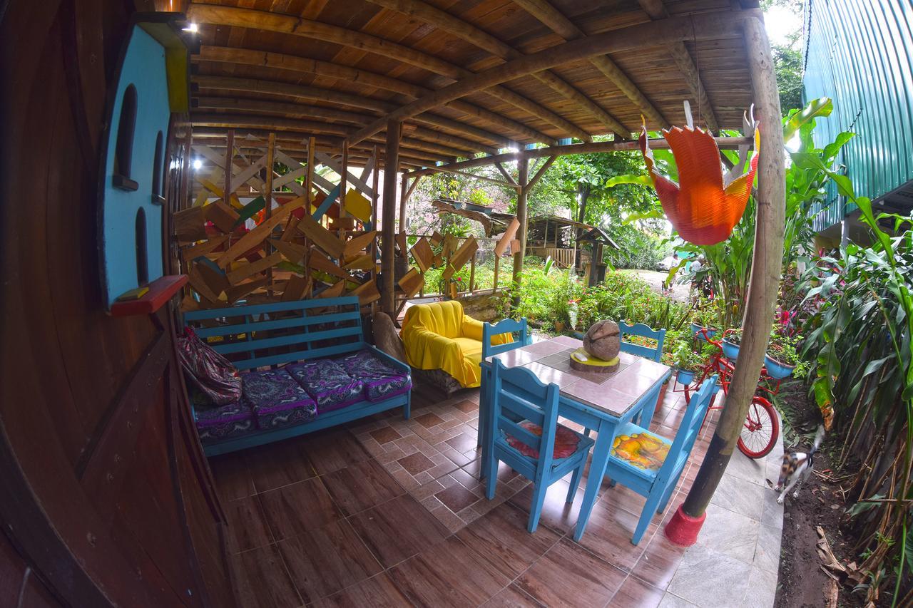 Wood House Hostel La Fortuna 외부 사진