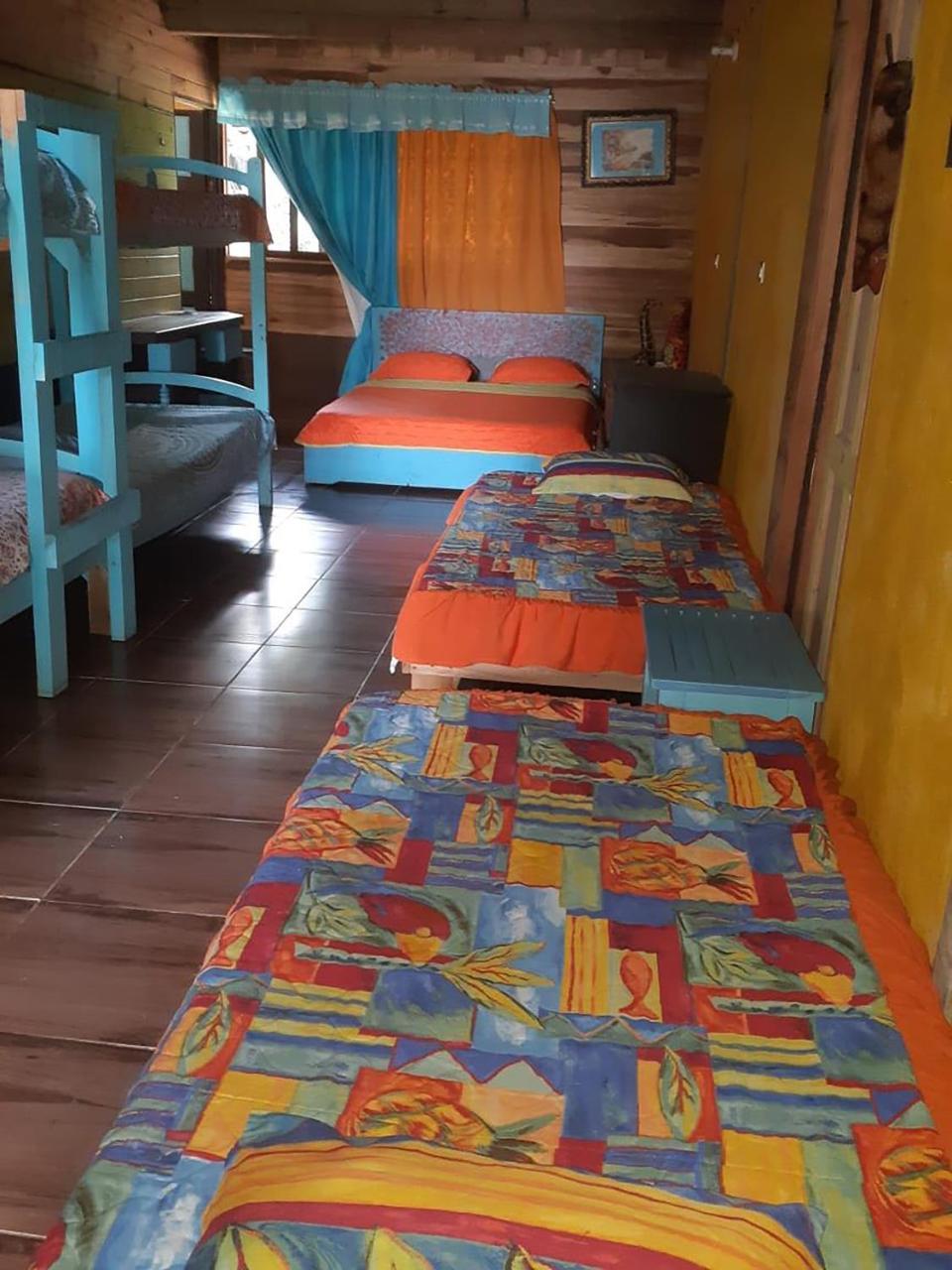 Wood House Hostel La Fortuna 외부 사진